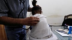 Pakistan'ın en yoksul kentinde 10 ayda 703 çocuk öldü
