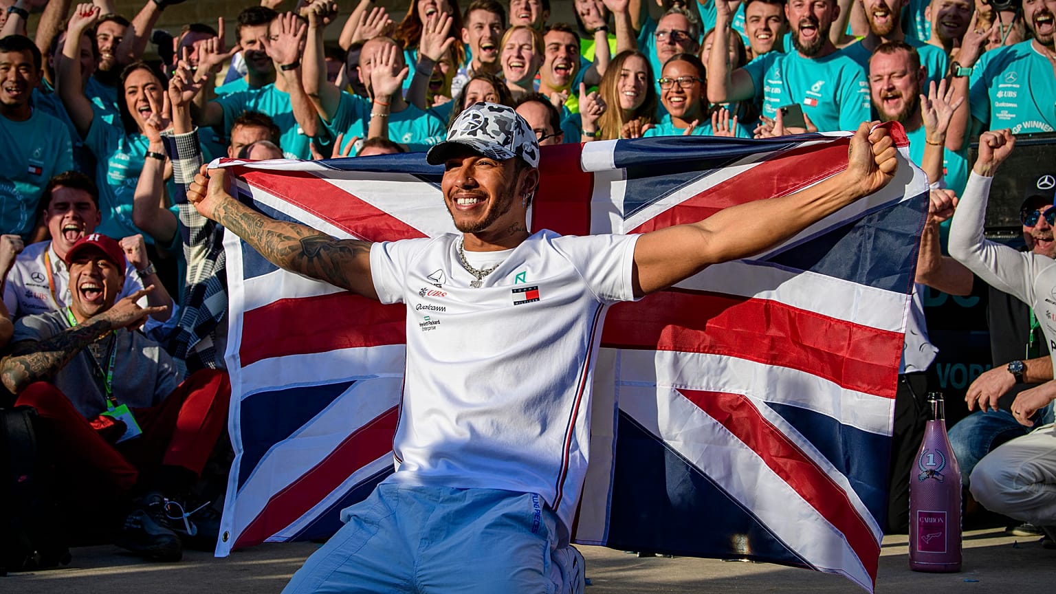 "E vão seis" para Lewis Hamilton