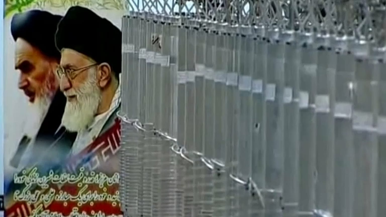 Iran: migliaia di persone in piazza nell'anniversario della crisi diplomatica con gli USA