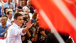 Pedro Sánchez ügyvezető kormányfő a sevillai kampánynyitón