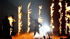 Выступление певицы Бекки Джи на MTV Europe Music Awards