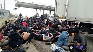 Φορτηγό - ψυγείο με 40 μετανάστες στα διόδια της Ξάνθης