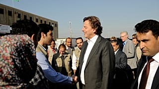 Hollanda Dışişleri Bakanı Bert Koenders Erbil'e 10 kilometre uzaklıkta olan Bahirka Kampı'nı ziyaret ederek IŞİD şiddeti nedeniyle evlerini terk edenlerle görüştü