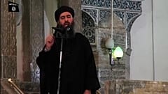 Una celebre immagine del Califfo al-Baghdadi (2014). 