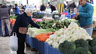 Hayat pahalılığı azalıyor mu? Hangi enflasyon oranı gerçeği yansıtıyor? Yalçın Karatepe yorumladı