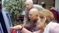 Yaşlı bilgisayar kullanıcıları