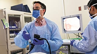 Araştırma: Dirençli bakterilere karşı 'dışkı transplantı' antibiyotik kullanmaktan daha etkili