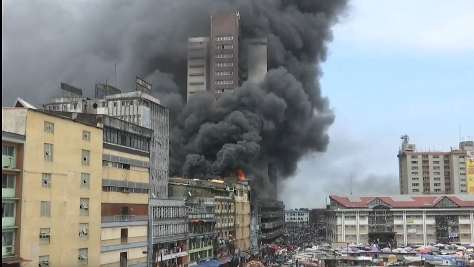 Fire engulfs market in Nigeria's commercial capital Lagos