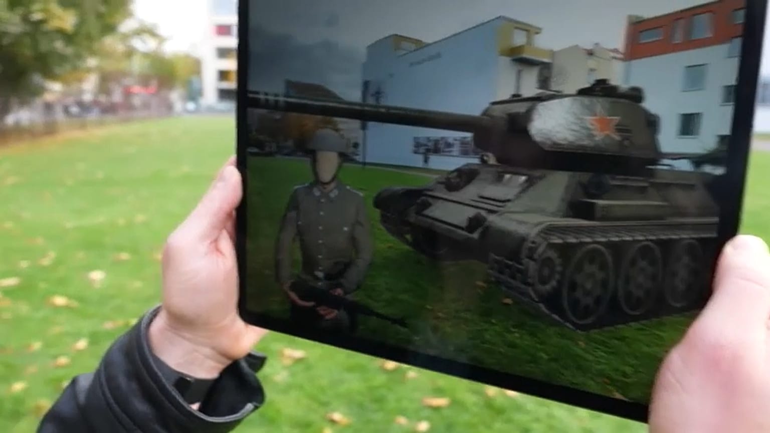 No mundo virtual o muro de Berlim continua de pé