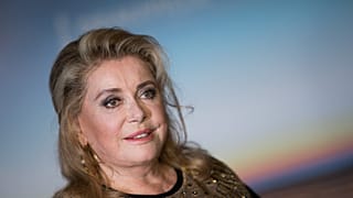 Fransa’nın dünyaca ünlü sinema yıldızı Catherine Deneuve hastaneye kaldırıldı