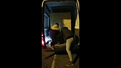 Croácia: Vídeo mostra momento em que polícia encontra migrantes numa carrinha