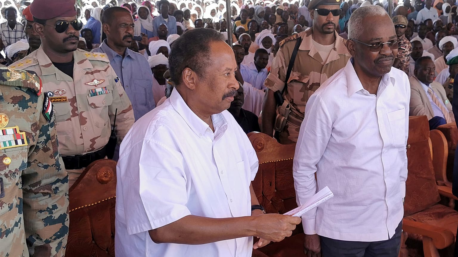 عبد الله حمدوك رئيس الحكومة الانتقالية في السودان خلال كلمة في دارفور 