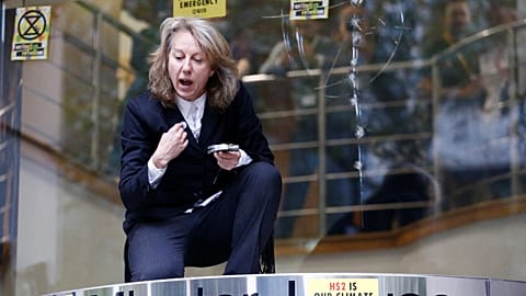 Extinction Rebellion wins court challenge to police protest ban