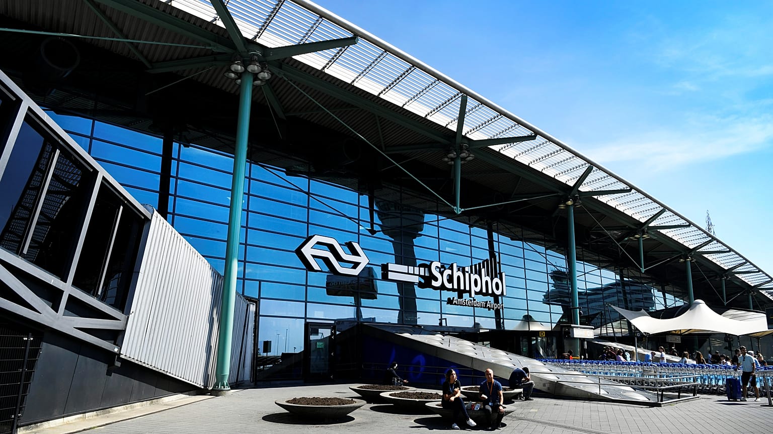Amsterdam Schiphol Airport security scare 'was false alarm', says airline