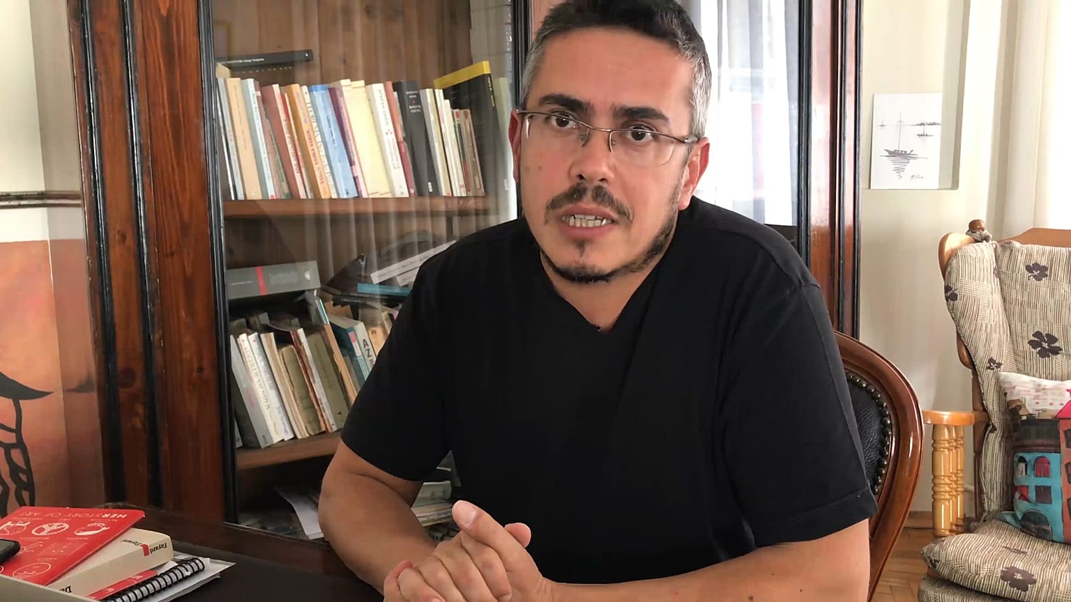 KHK ile ihraç edilen 'Barış akademisyeni' Uraz Aydın
