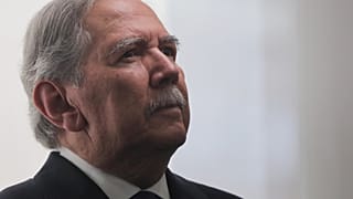 Dimite el ministro de Defensa de Colombia por ocultar la matanza de 8 menores en un bombardeo