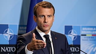 Emmanuel Macron diz que NATO está "em morte cerebral"