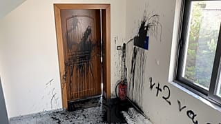 Επίθεση με μπογιές στο πολιτικό γραφείο της Κεραμέως 