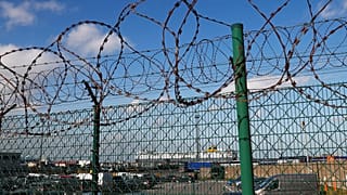 Εξαπλάσια του Τείχους του Βερολίνου αυτά που έχει υψώσει η Ευρώπη από το 1989
