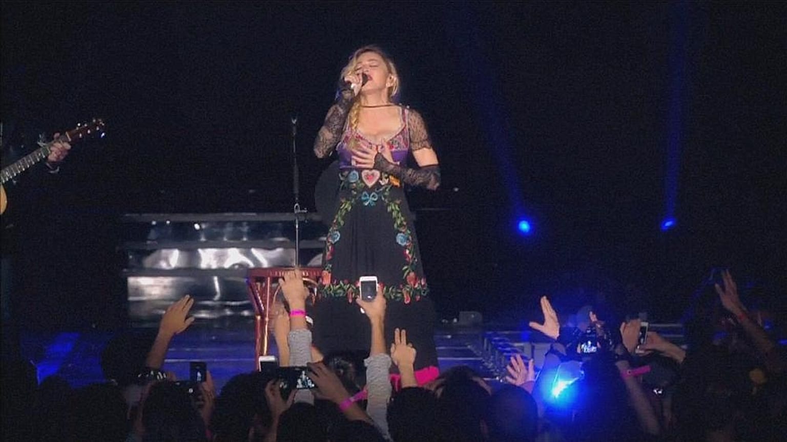 Konserlerine geç başlama alışkanlığı Madonna'yı hayranları ile mahkemelik etti