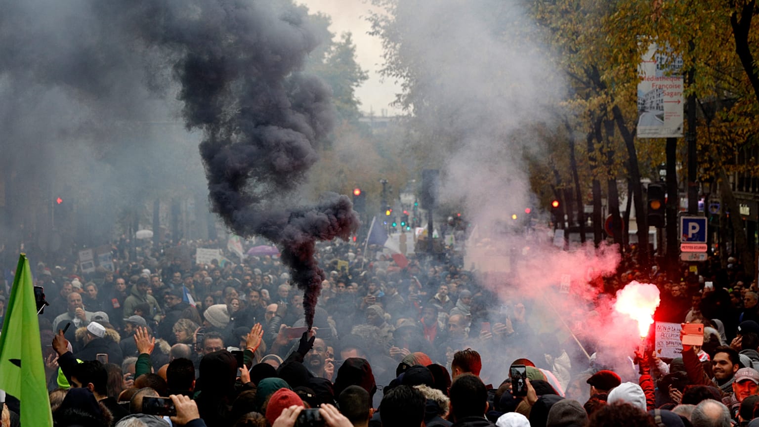 Paris, İslamofobi karşıtı yürüyüş