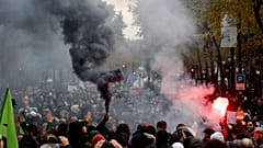 Paris, İslamofobi karşıtı yürüyüş