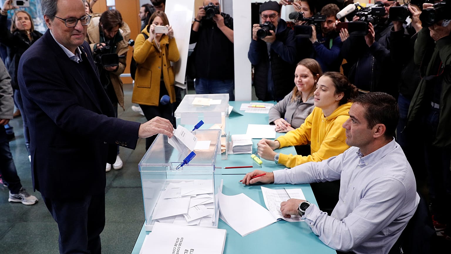 Elecciones en España | El voto catalán, clave y sin incidentes