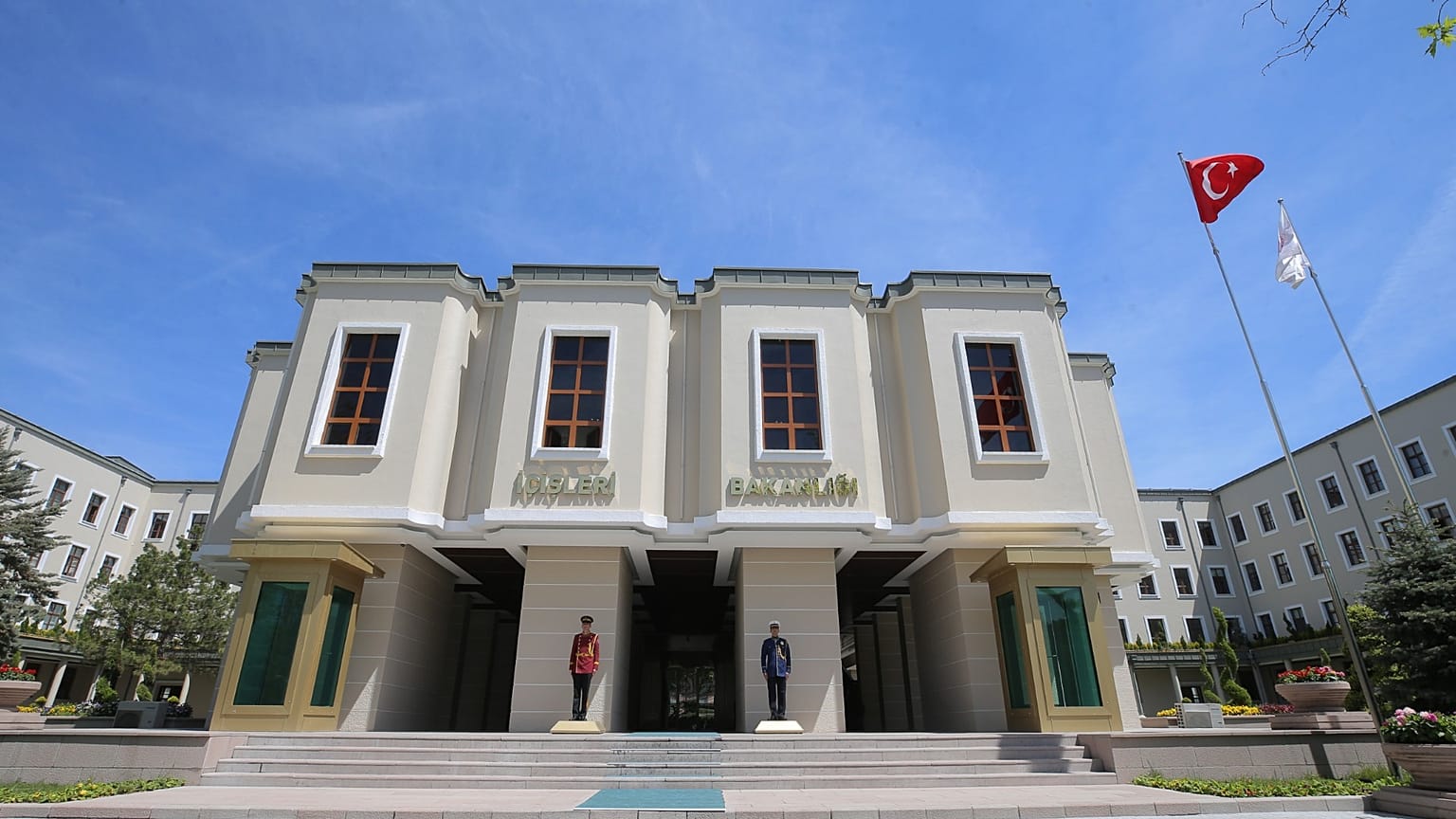 Türkiye yakalanan IŞİD üyelerinin vatandaşı oldukları ülkelere iadesine başladı