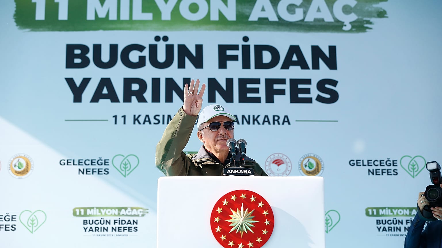 Recep Tayyip Erdoğan ağaç dikme etkinliğinde