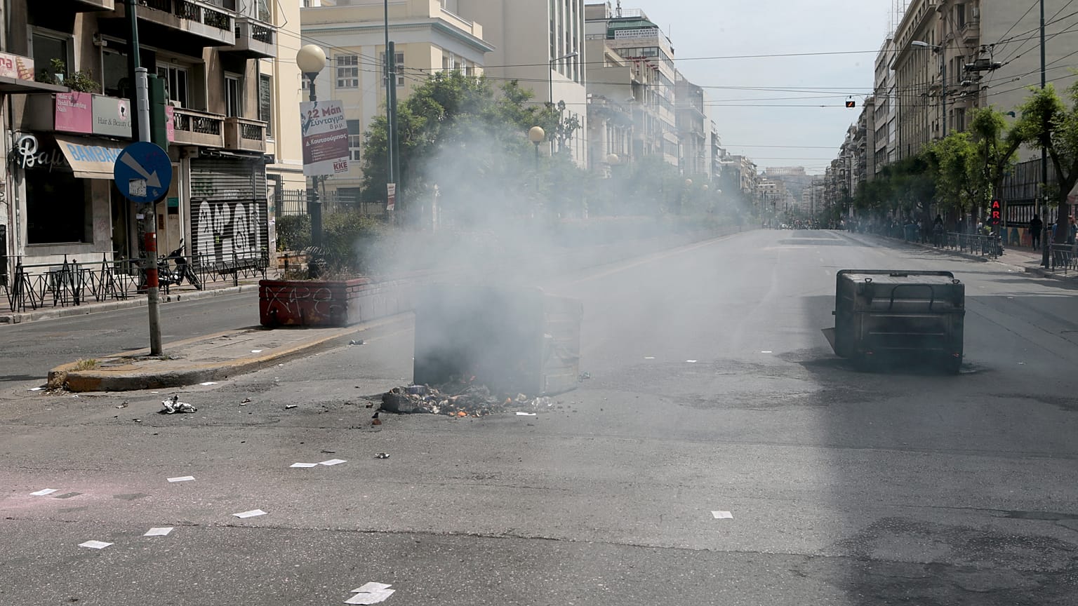 Άνδρες των ΜΑΤ και φοιτητές στην ΑΣΟΕΕ