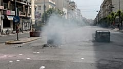 Άνδρες των ΜΑΤ και φοιτητές στην ΑΣΟΕΕ
