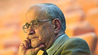Rahatsızlığı nedeniyle bir süredir tedavi gören Anayasa hukuku profesörü ve eski Dışişleri Bakanı Prof. Dr. Mümtaz Soysal (90) hayatını kaybetti.