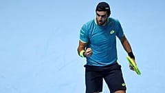 Matteo Berrettini durante la prima partita delle ATP Finals contro Djokovic. 