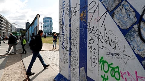 George Soros: The rise of nationalism after the fall of the Berlin Wall ǀ View