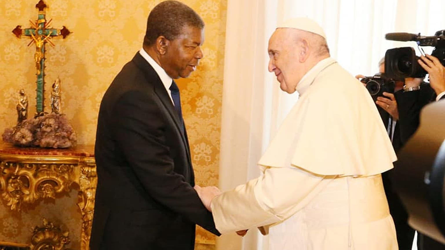 João Lourenço recebido em audiência privada pelo Papa