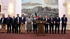 افغانستان سه زندانی ارشد طالبان را با دو استاد خارجی دانشگاه کابل مبادله می‌کند