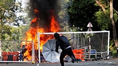 Wieder Straßenschlachten in Hongkong