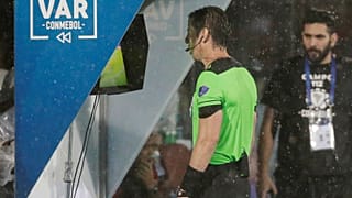 Futballedzők VAR-vitája