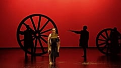 «Πόλεμος και Ειρήνη»: Το ρωσικό έπος ανεβαίνει στο Δημοτικό Θέατρο Πειραιά