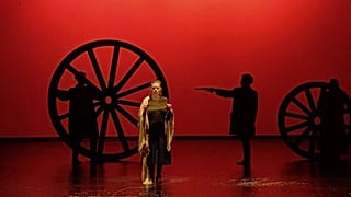 «Πόλεμος και Ειρήνη»: Το ρωσικό έπος ανεβαίνει στο Δημοτικό Θέατρο Πειραιά