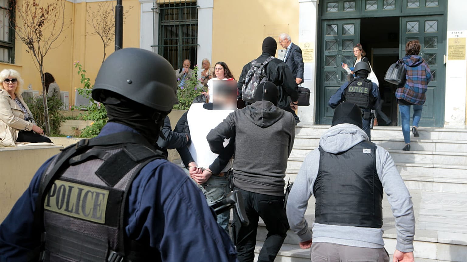 Προφυλακιστέοι οι δύο συλληφθέντες για την «Επαναστατική Αυτοάμυνα»