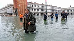 "Apokalyptische Zerstörung": Venedig versinkt in Wassermassen