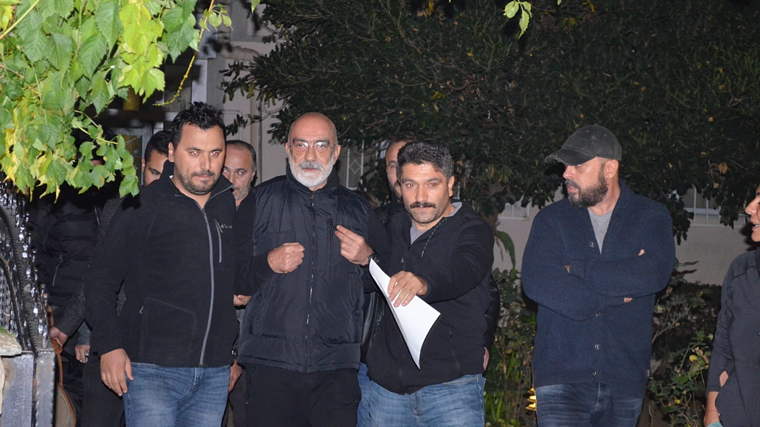 Gözaltına alınan Ahmet Altan hakkında yeniden tutuklama kararı çıktı