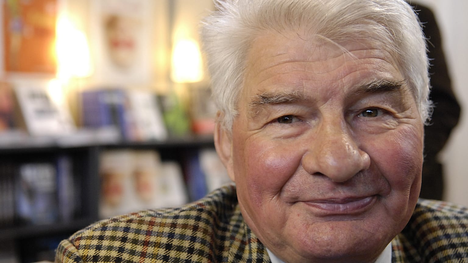 Le champion Raymond Poulidor, légende du Tour de France, est mort à 83 ans