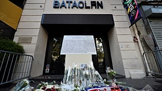 13 novembre 2015 : l'hommage aux victimes