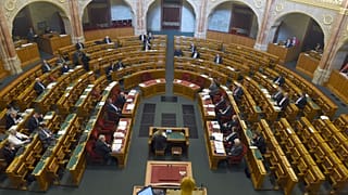 Drákói szigorítások a magyar parlamentben