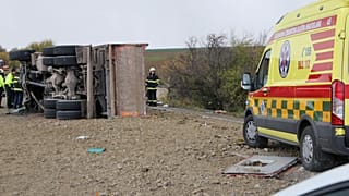 Buszbaleset Szlovákiában: legkevesebb 12 ember életét vesztette