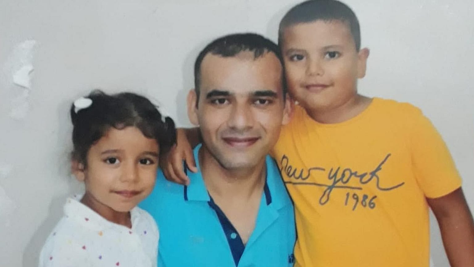 Ahmet Burhan Ataç, babası ve kardeşi 
