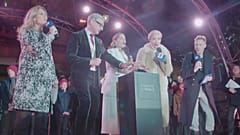 Λονδίνο: Διάσημοι ηθοποιοί ανάβουν τα χριστουγεννιάτικα φώτα