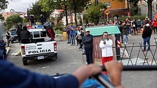 Patrullas policiales el 12 de noviembre en las calles de La Paz.